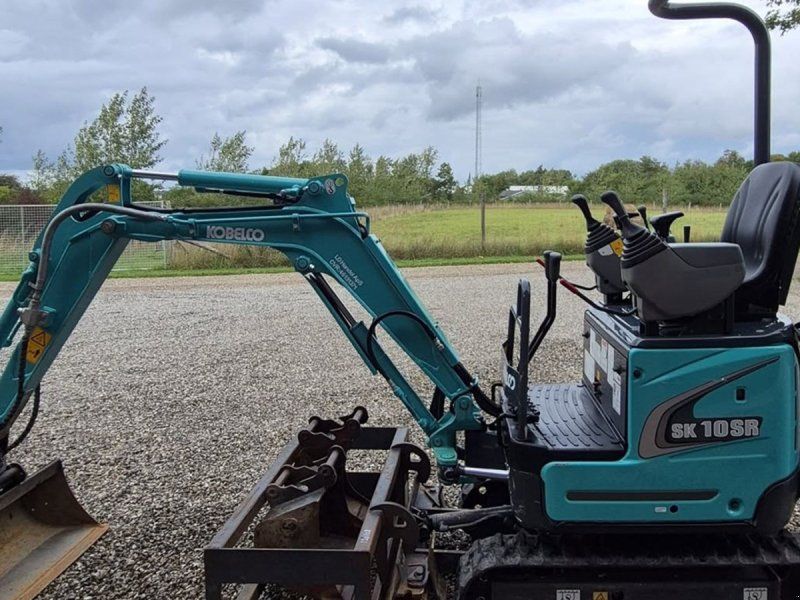 Kobelco SK10SR-2