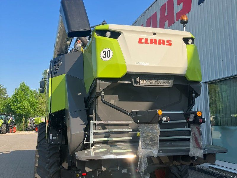 Claas TRION 660