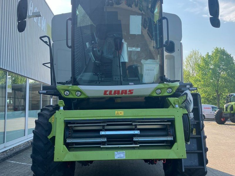 Claas TRION 660
