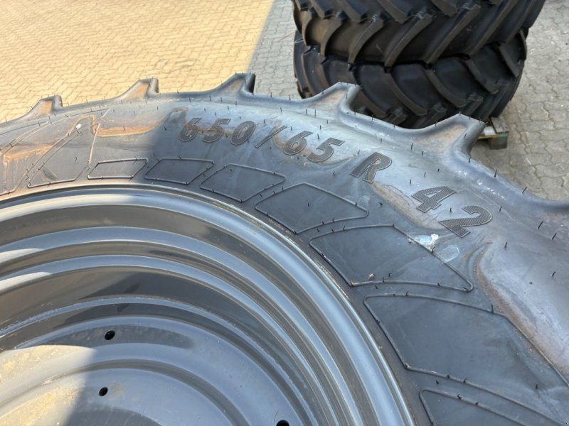 Mitas 650/65 R42 / 540/65 R30 (Grau)