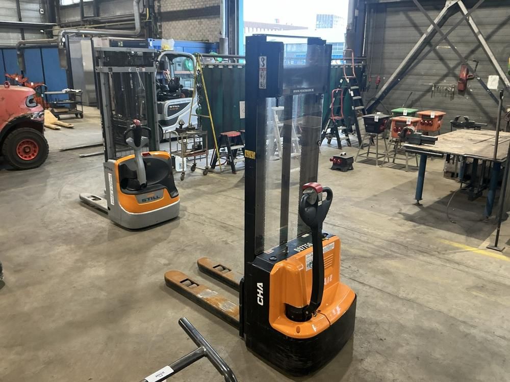 2021 Hanccha CDD12 Electric Stackers