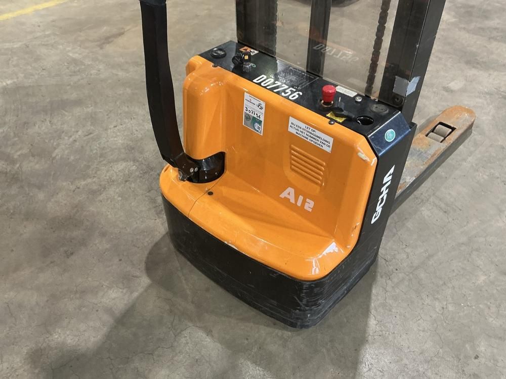 2021 Hanccha CDD12 Electric Stackers