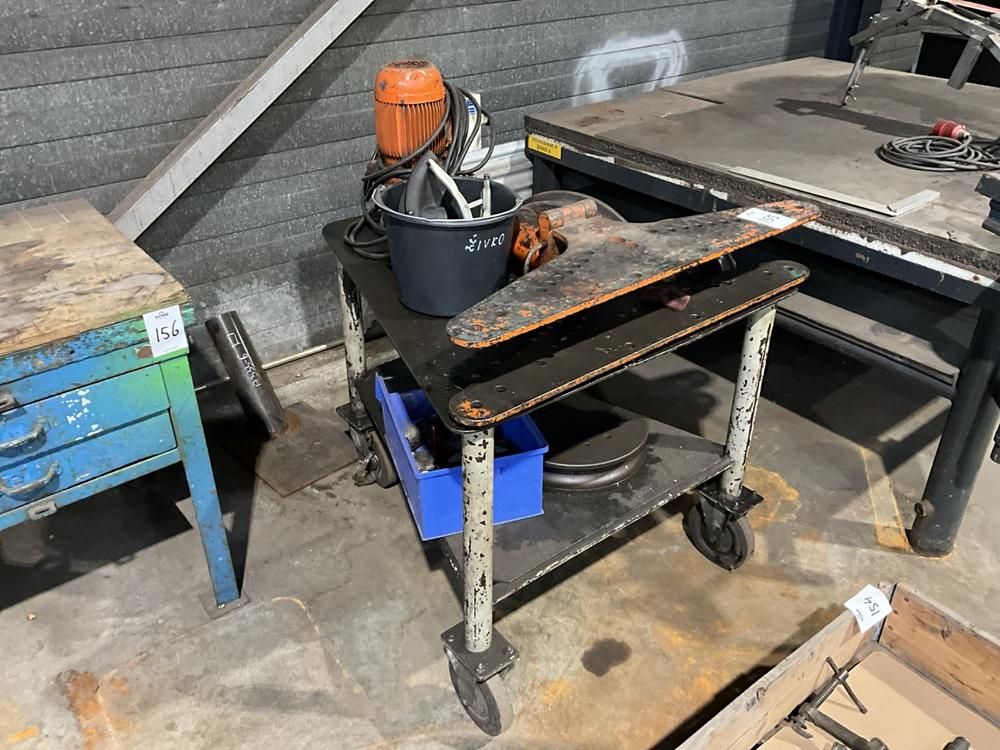 Bending machine