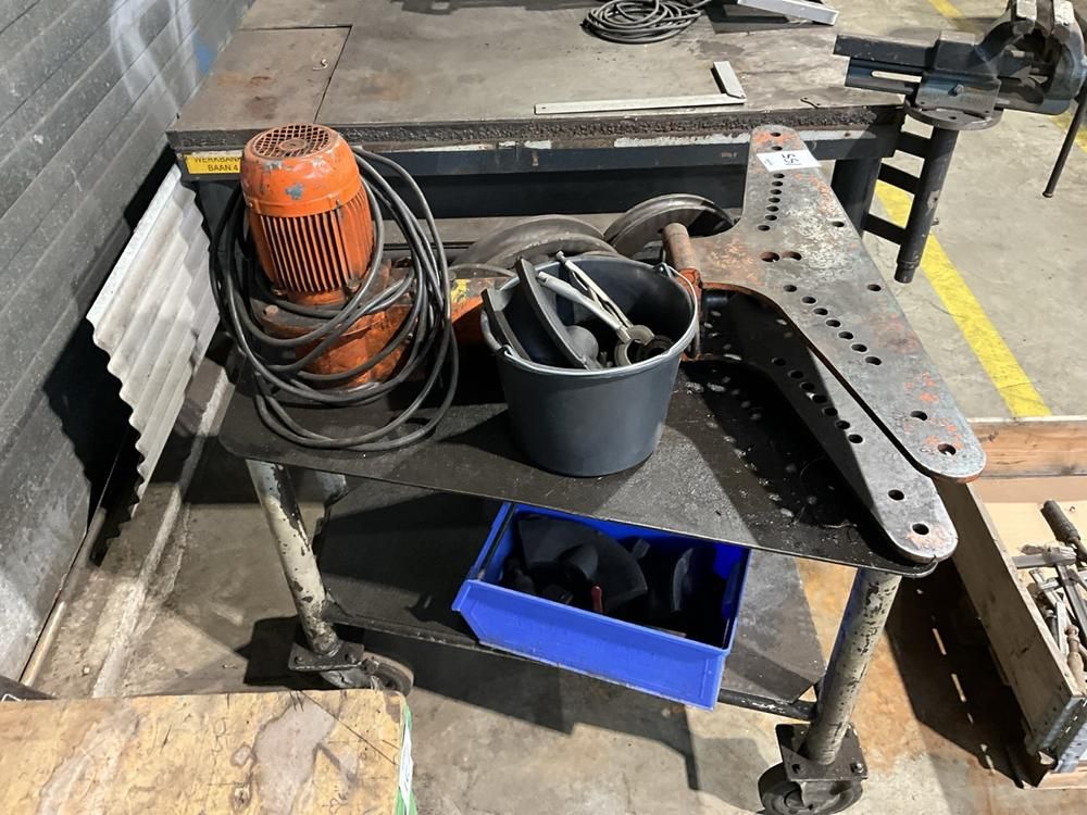 Bending machine