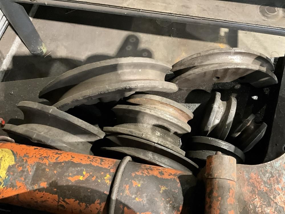 Bending machine