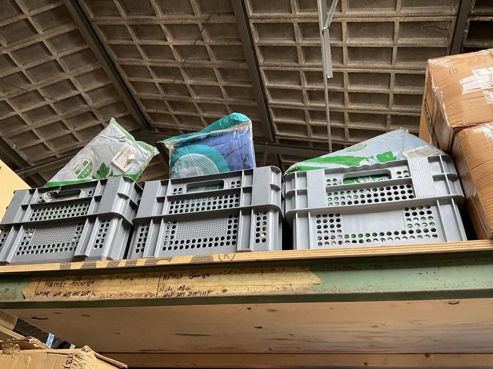 Batch of work gloves