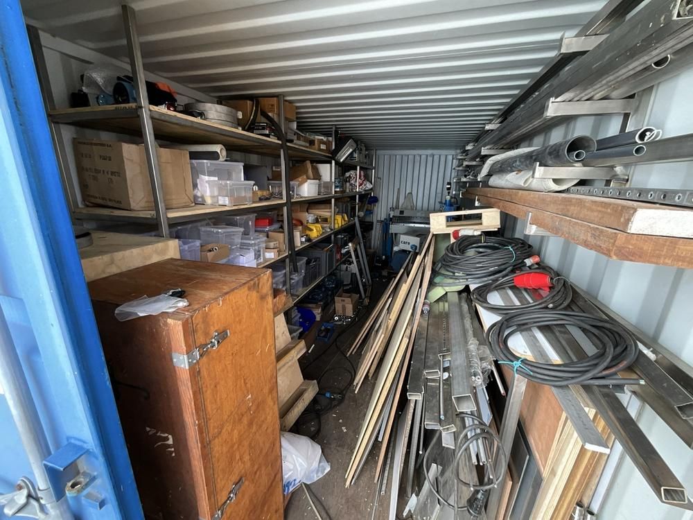 Workshop container (with contents)