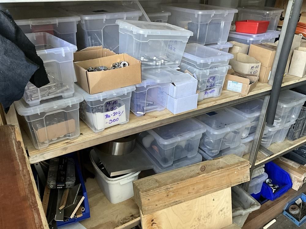 Workshop container (with contents)