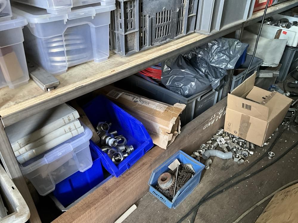 Workshop container (with contents)