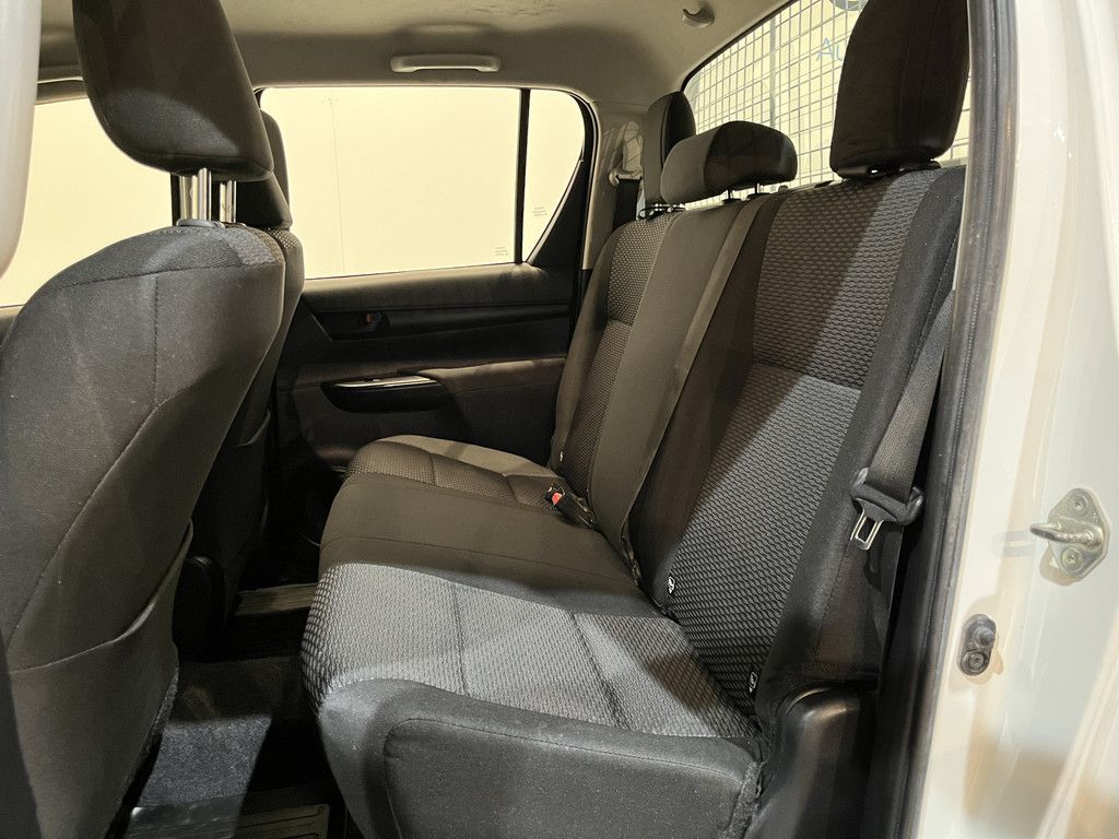 Toyota HiLux 2.4 D-4D Double Cab 150 PK 4X4 / Airco / Trekhaak / 46.275 KM !!