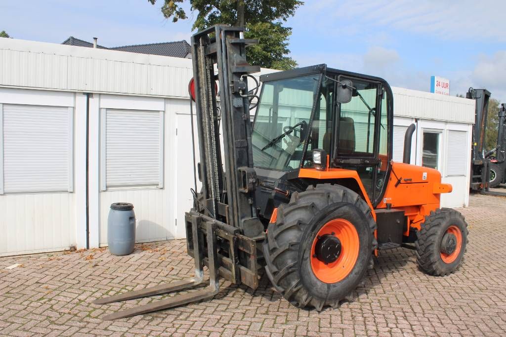 JCB 930