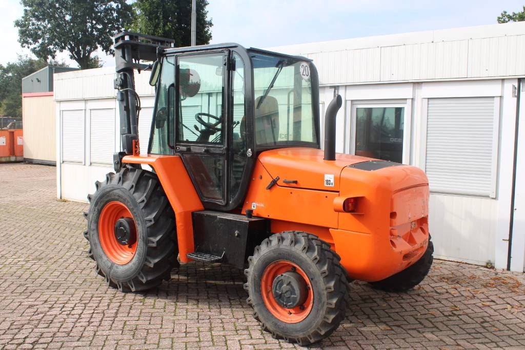 JCB 930