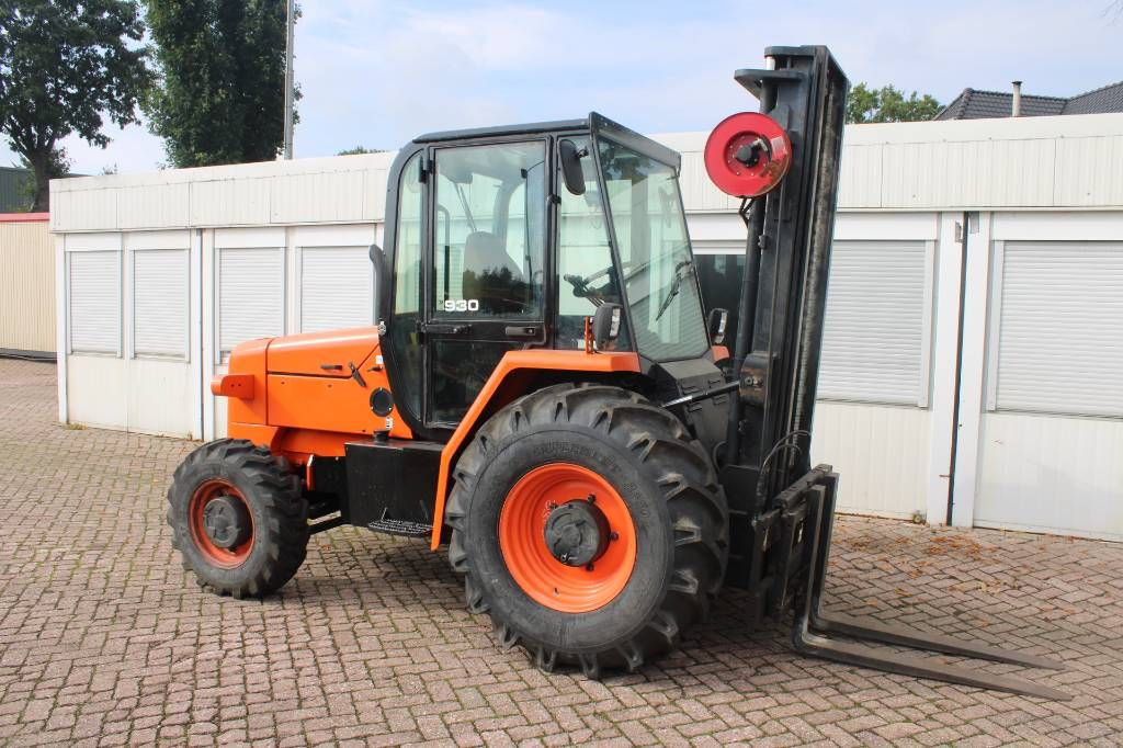 JCB 930
