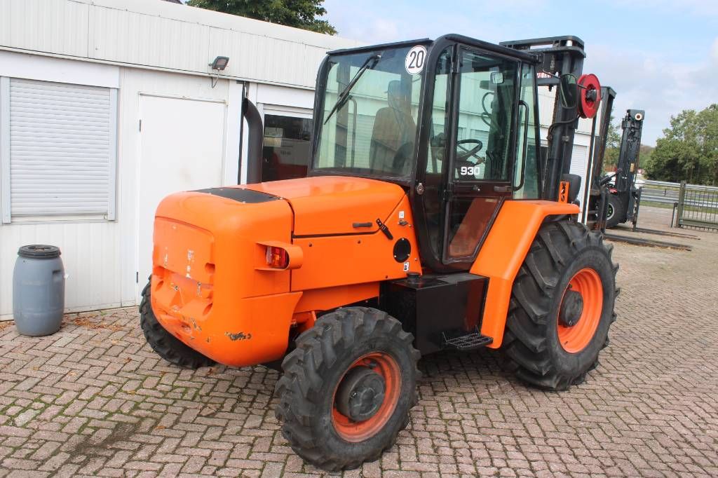 JCB 930