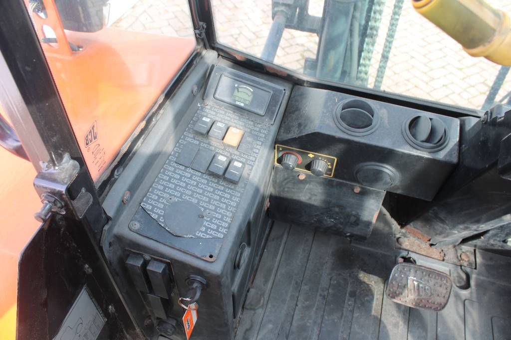 JCB 930