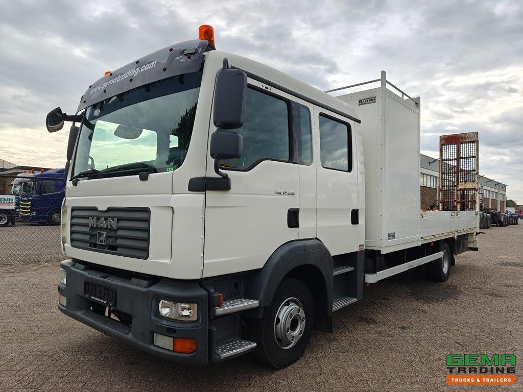 MAN TGL 12.210 4x2 Double Cab (6 persons) Euro4 - Open Load Bed + Hydraulic Ramp - Manual Transmission - Towbar