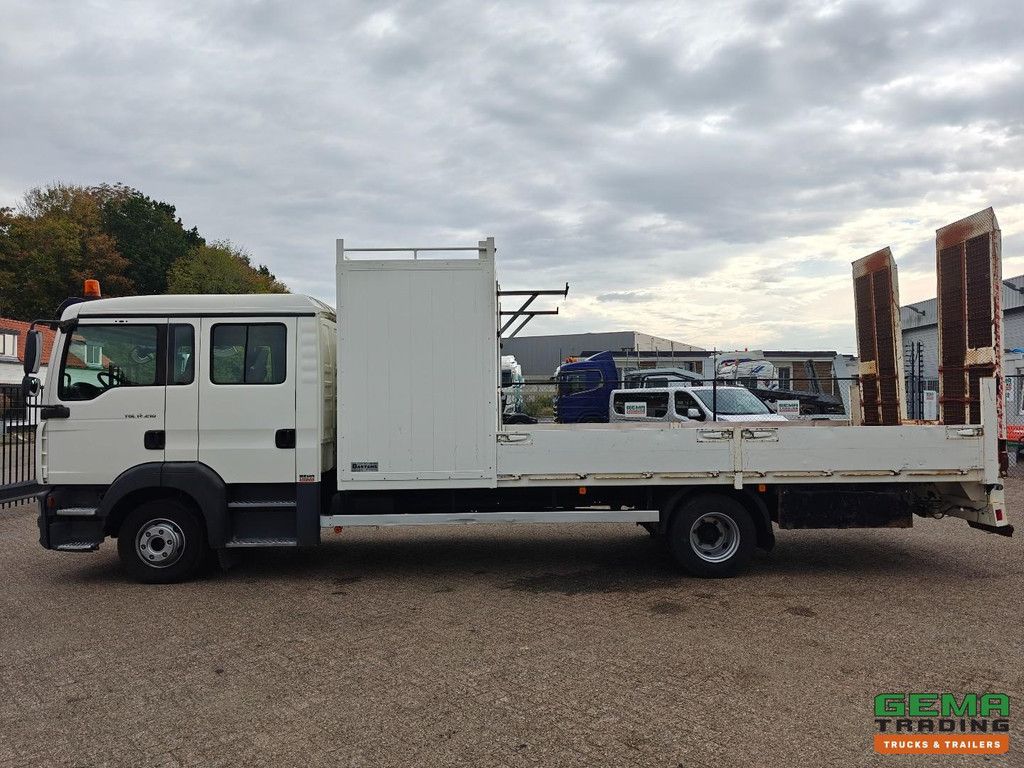 MAN TGL 12.210 4x2 Double Cab (6 persons) Euro4 - Open Load Bed + Hydraulic Ramp - Manual Transmission - Towbar
