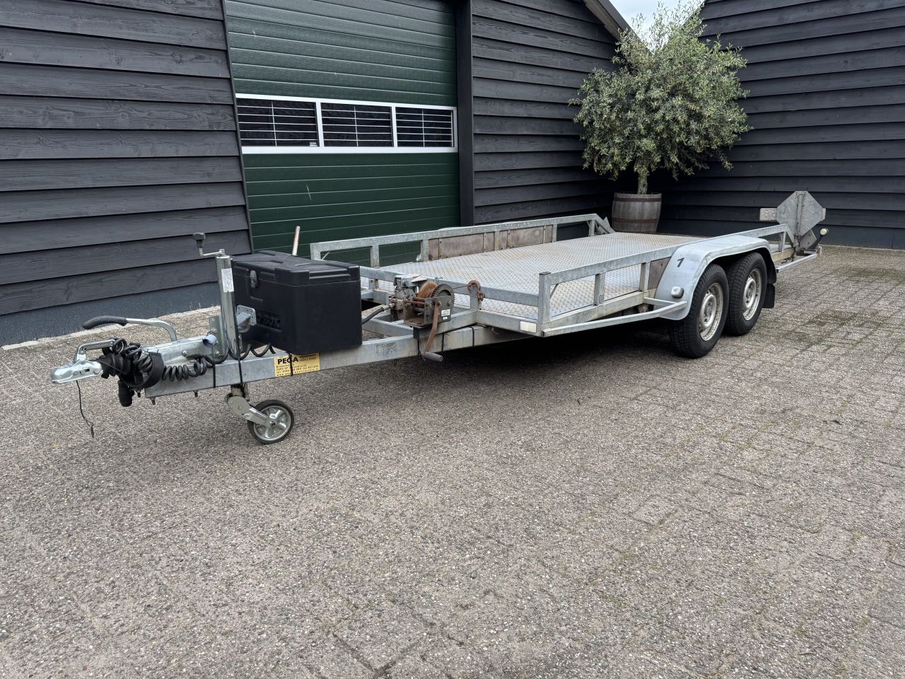 Henra autotransporter / auto ambulance (2001)