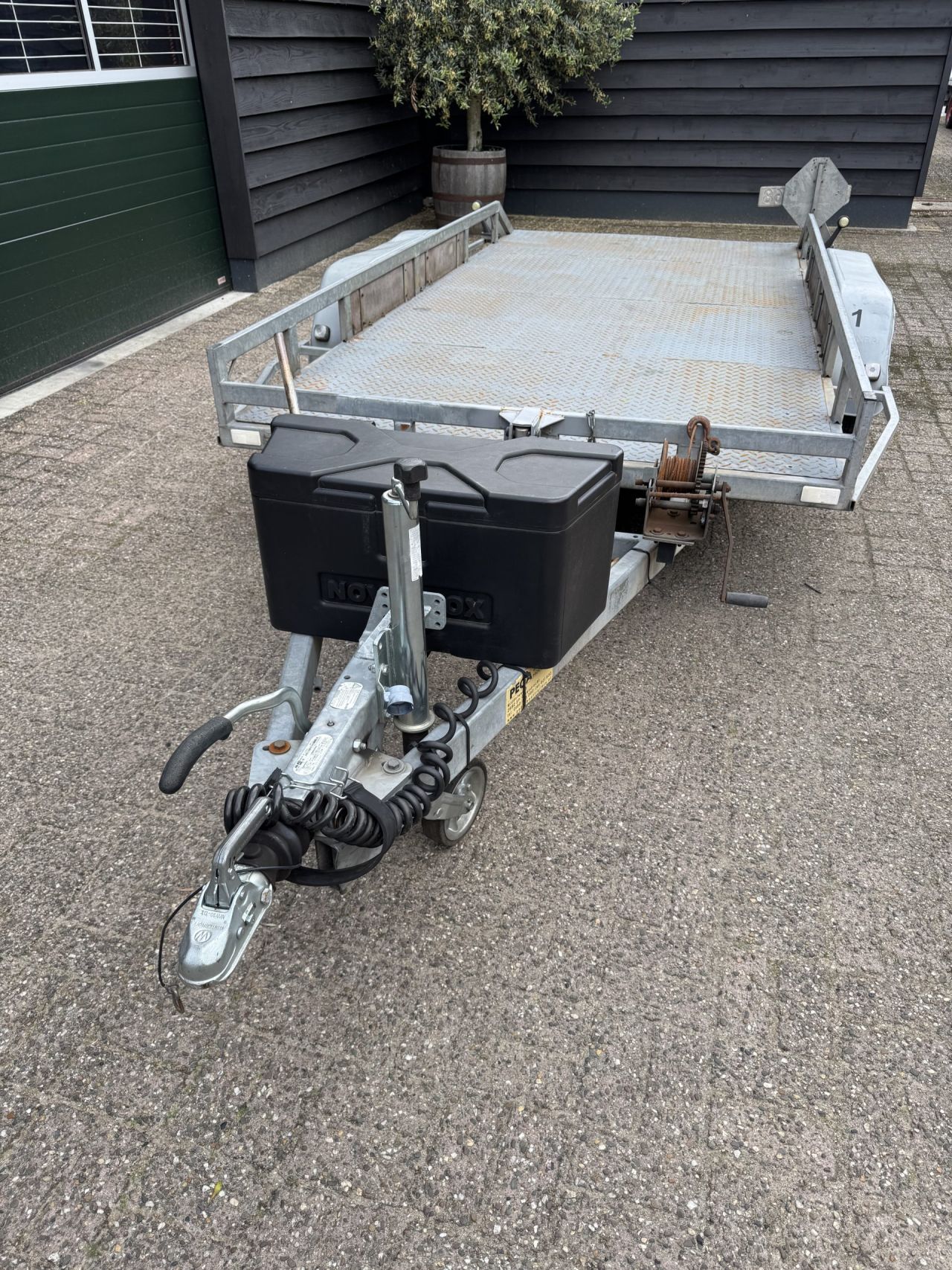 Henra autotransporter / auto ambulance (2001)