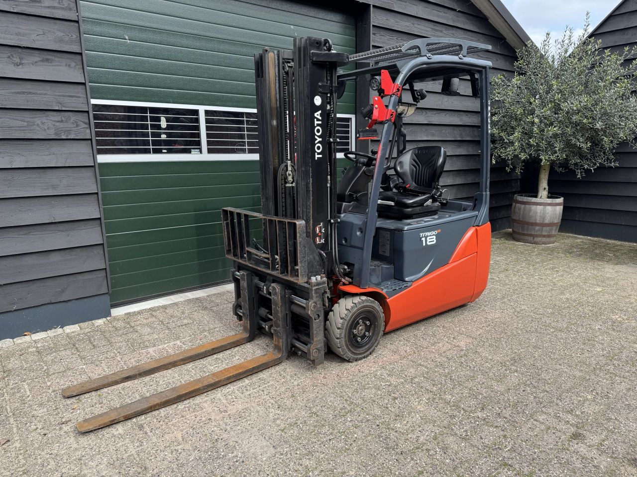 Toyota 8FBE18T elektrische heftruck / vorkheftruck (2021)