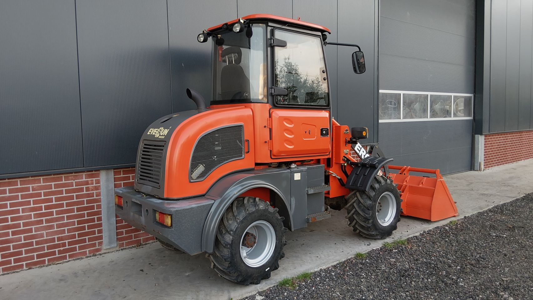 Als nieuw Everun ER08 shovel (bj2023) 106uur