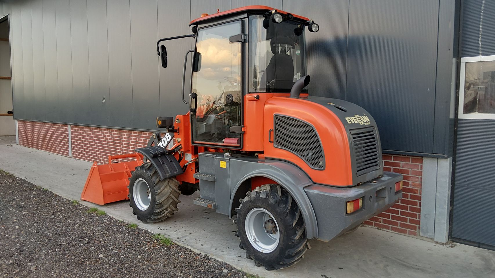 Als nieuw Everun ER08 shovel (bj2023) 106uur