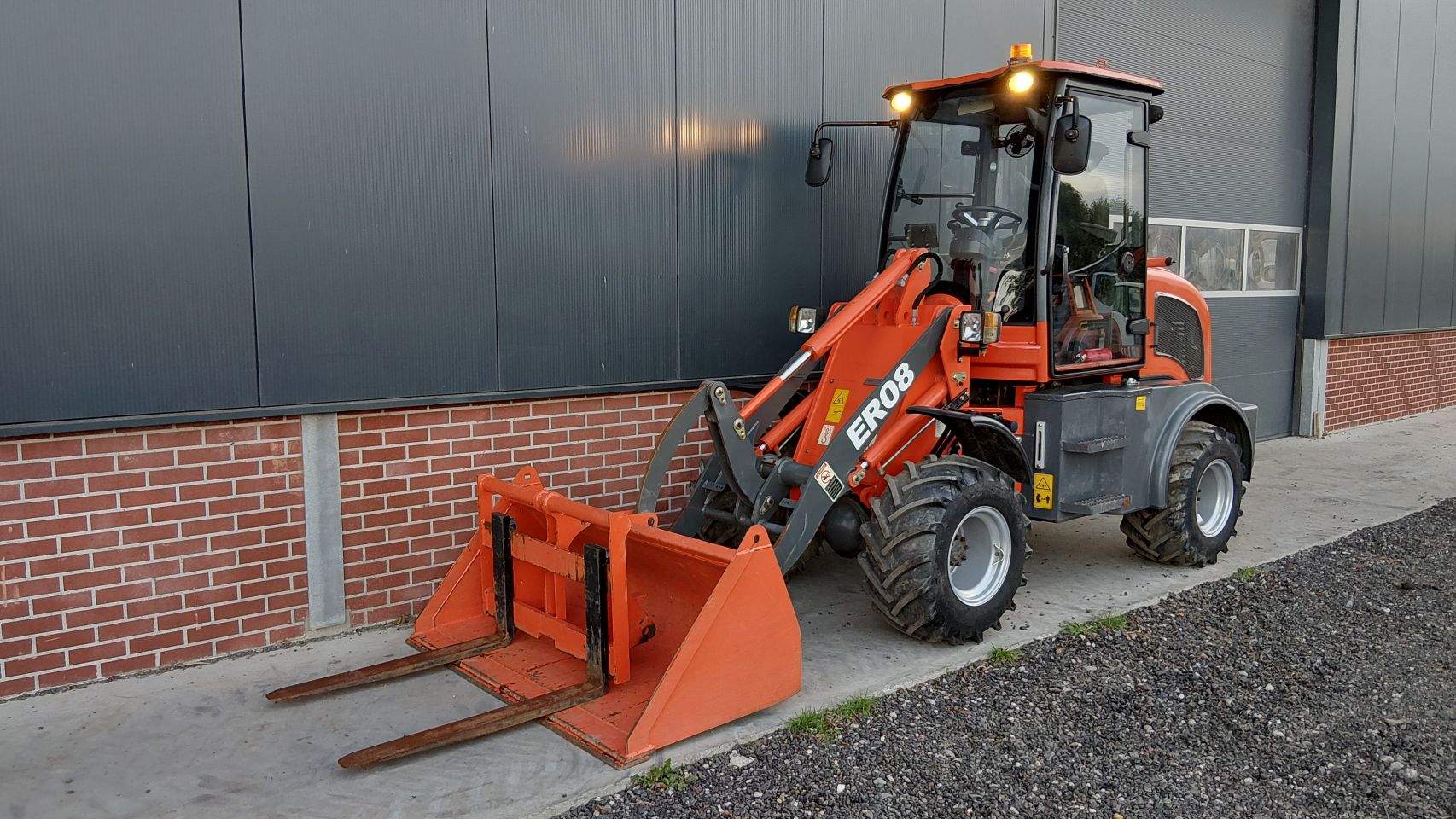 Als nieuw Everun ER08 shovel (bj2023) 106uur