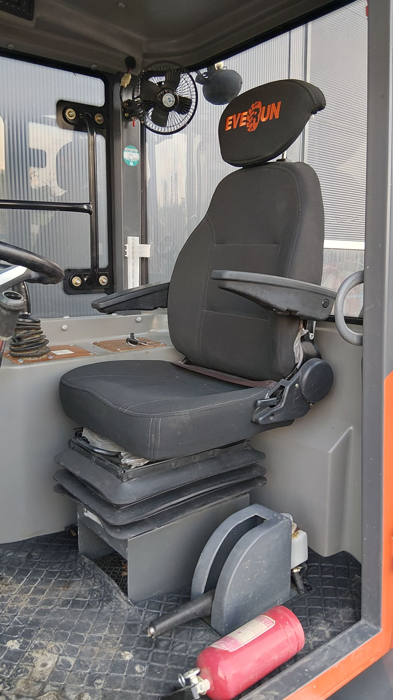 Als nieuw Everun ER08 shovel (bj2023) 106uur