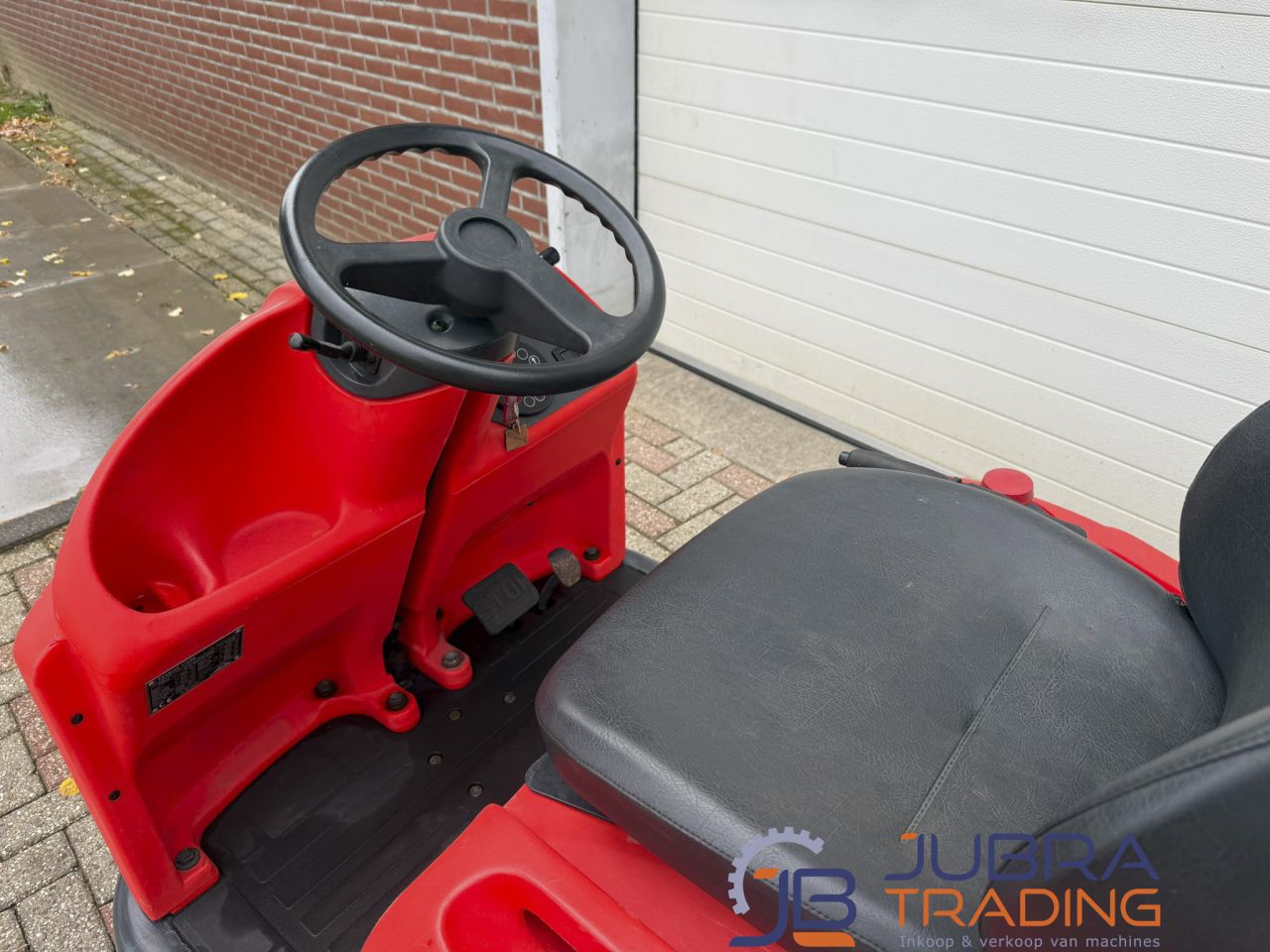 Linde P60Z Electric Tow Tractor | 2009 | 4.5T ± 20 km/h Tow Hitc