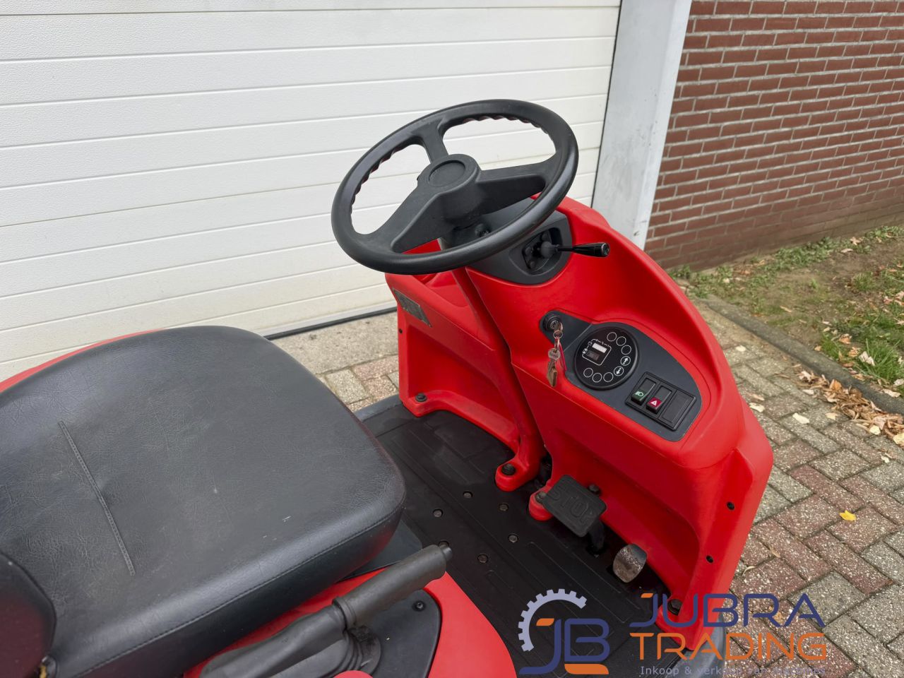 Linde P60Z Electric Tow Tractor | 2009 | 4.5T ± 20 km/h Tow Hitc