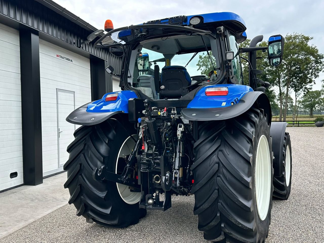 TE KOOP: zeer nette NEW HOLLAND T6.160