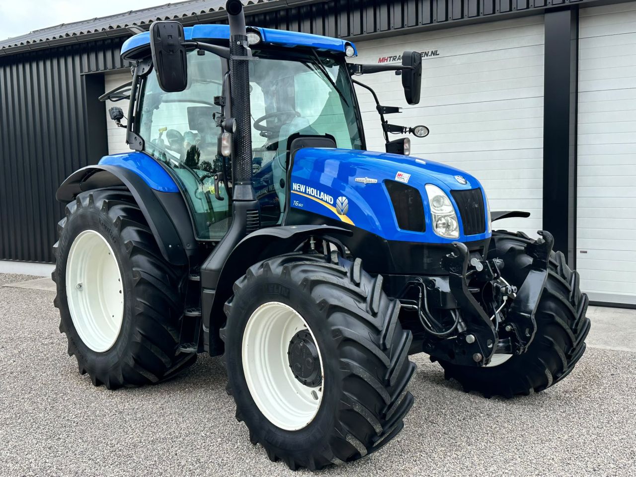 TE KOOP: zeer nette NEW HOLLAND T6.160