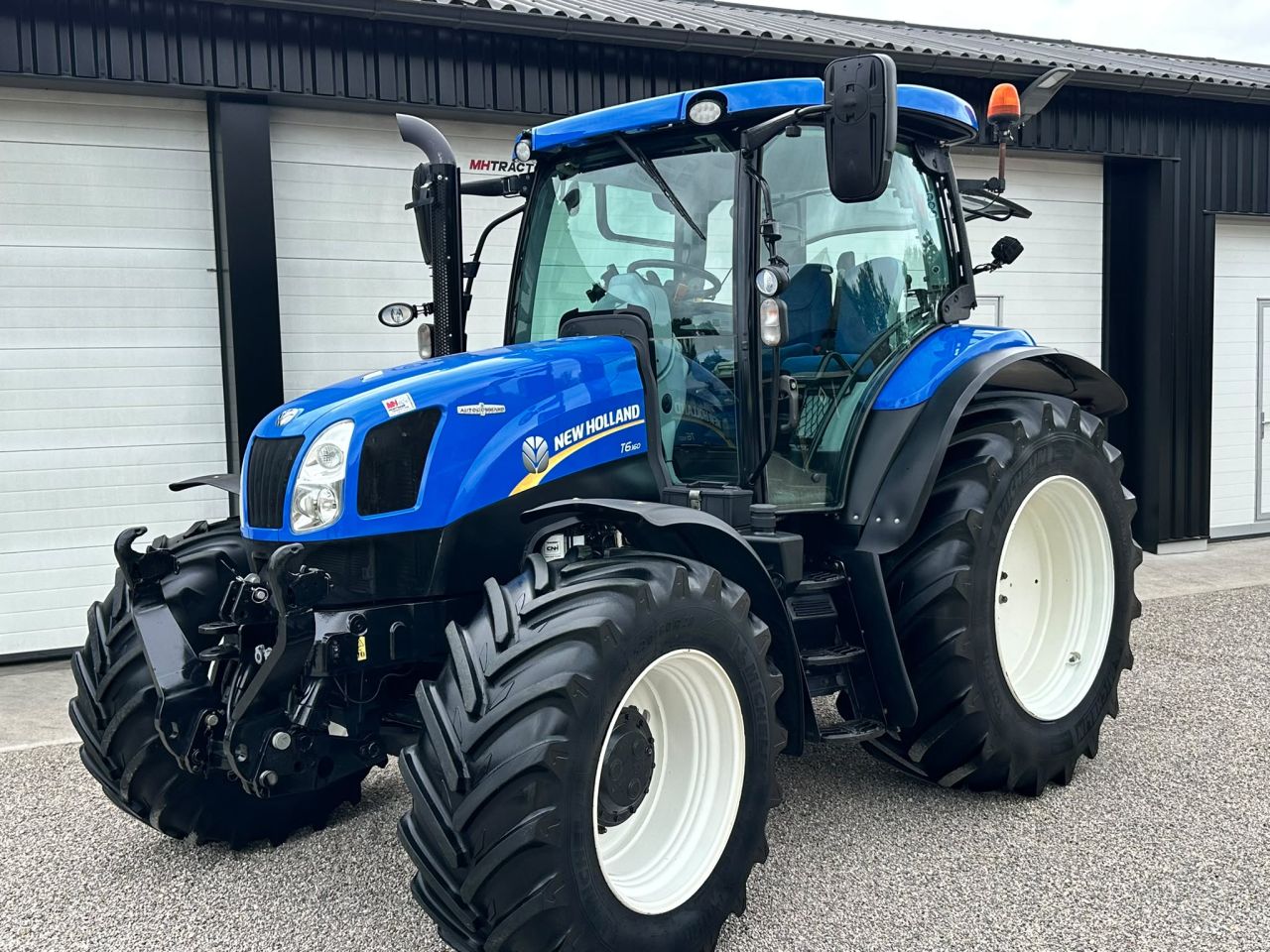 TE KOOP: zeer nette NEW HOLLAND T6.160