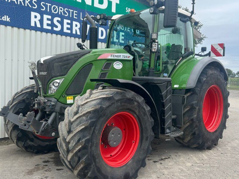 Fendt 724 Vario S4 Profi Plus