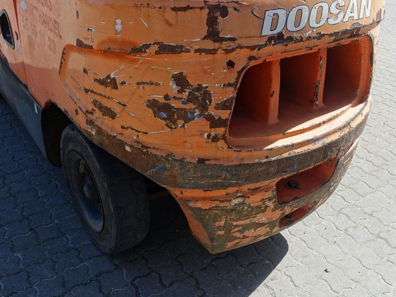 Doosan D55C-5 // 5500 kg diesel