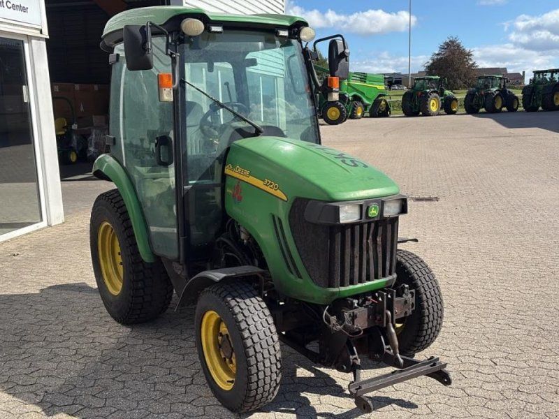 John Deere 3720