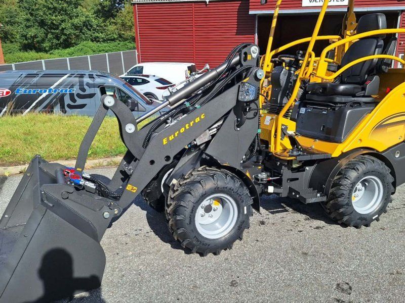Eurotrac W11 mellem arm