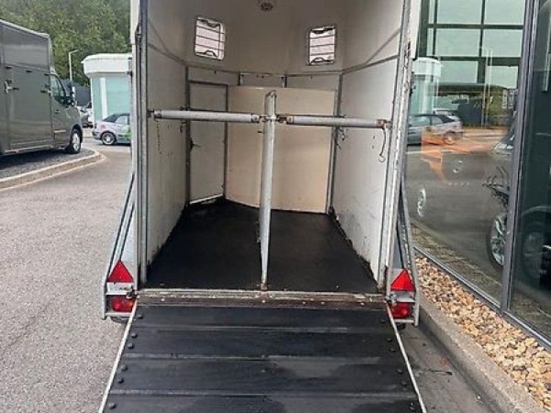 Böckmann DUO 2 Pferde 2,4t. Sattelkammer Holz/Poly