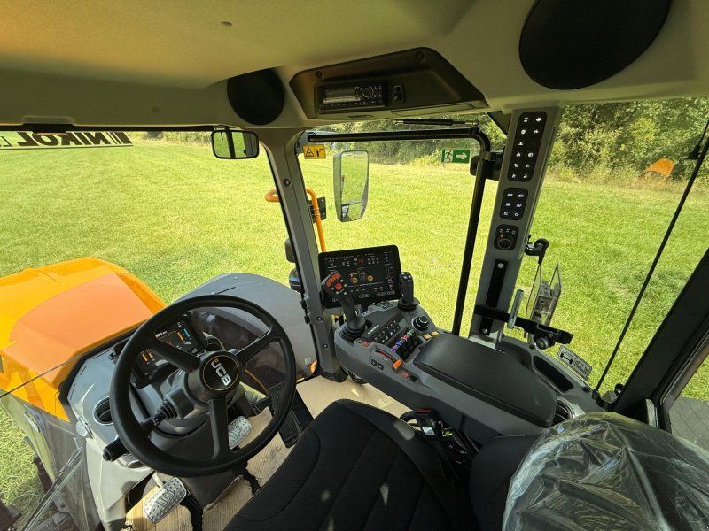 JCB Fasttrac 6300