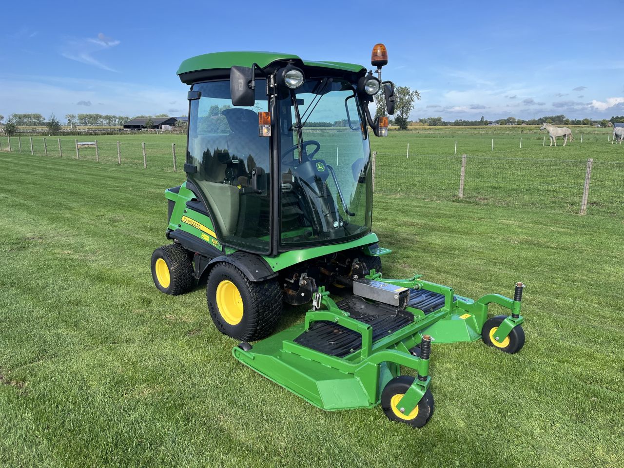 John deere 1585 diesel, airco, frontmaaier te koop