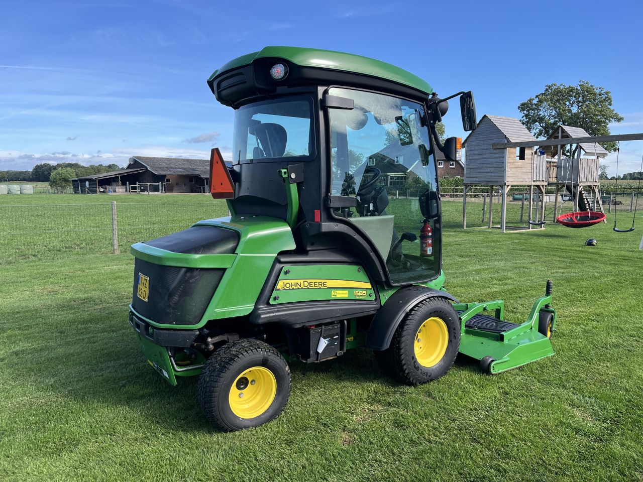 John deere 1585 diesel, airco, frontmaaier te koop