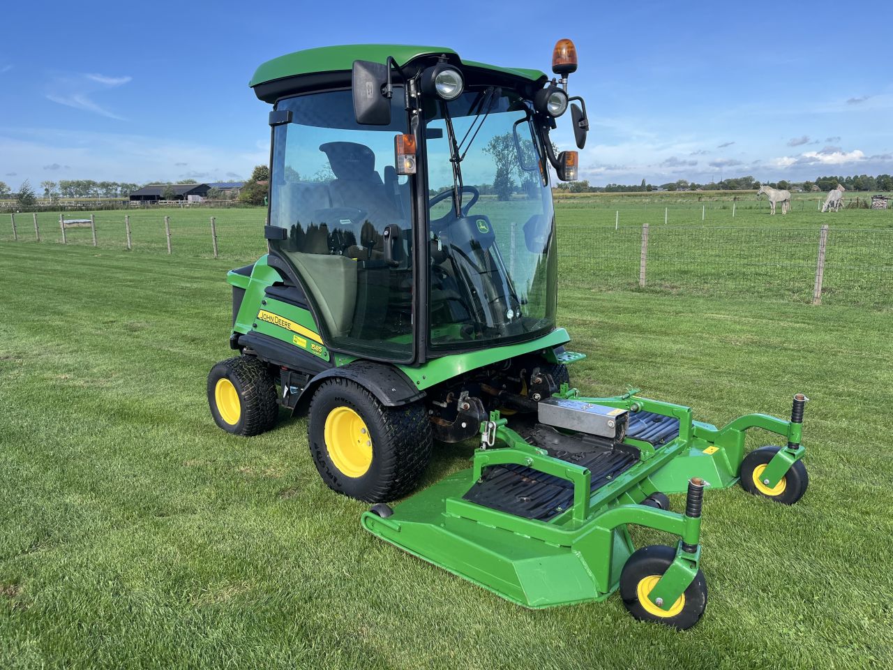 John deere 1585 diesel, airco, frontmaaier te koop