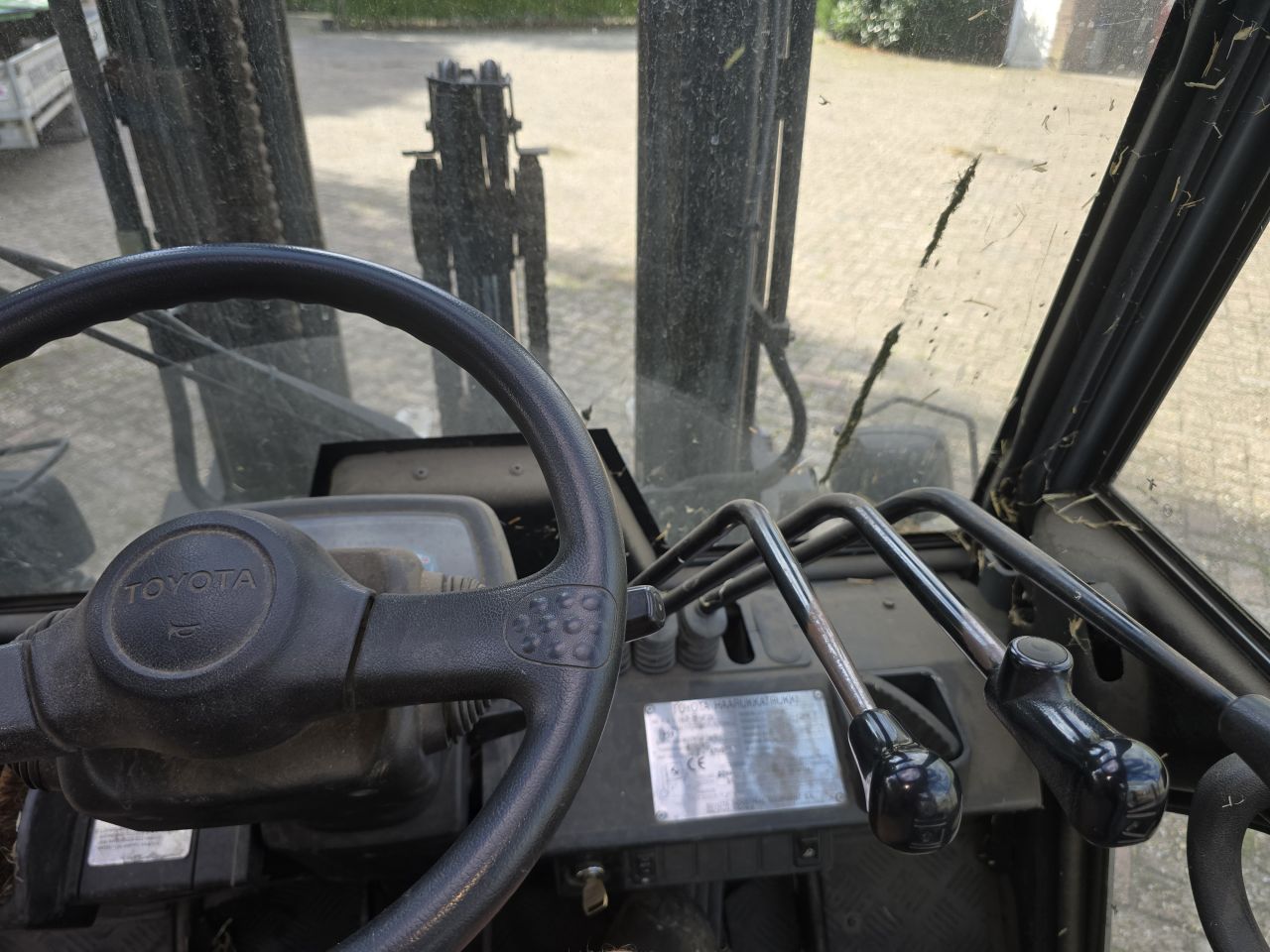 Toyota 2,5 ton lpg heftruck freelift
