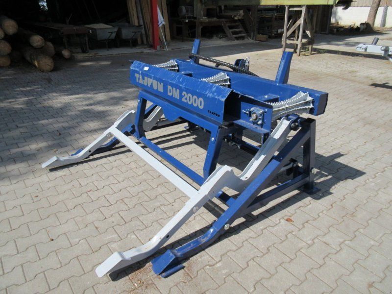 Tajfun DM 2000