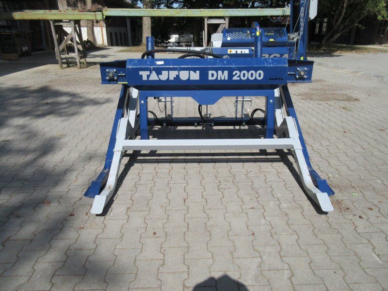 Tajfun DM 2000