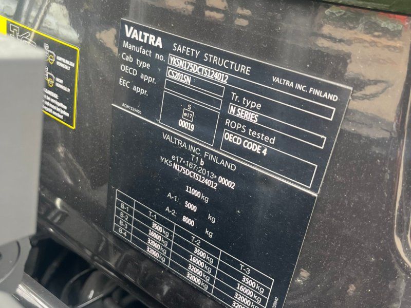 Valtra N175 D mit Rüfa u. FK