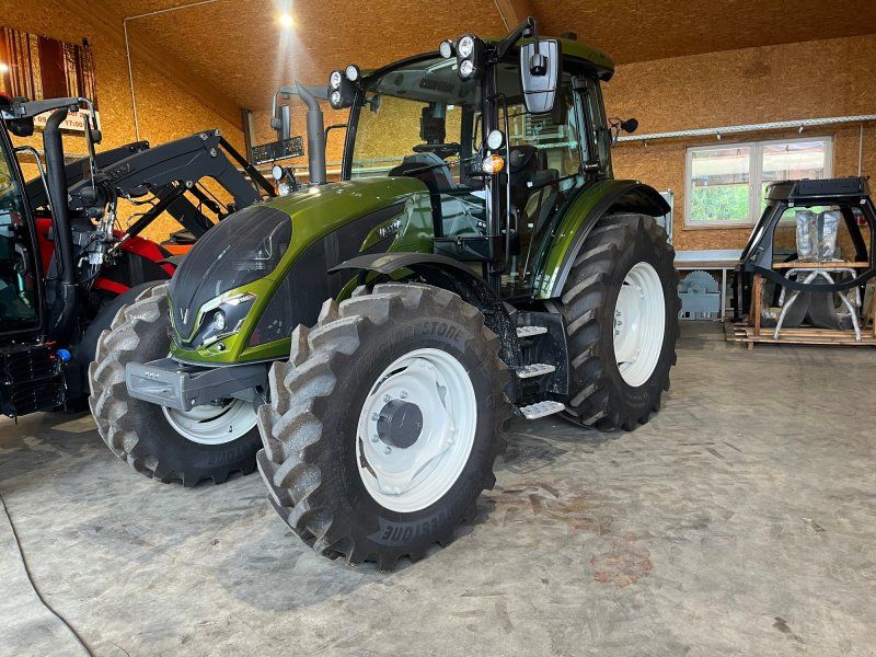 Valtra A105
