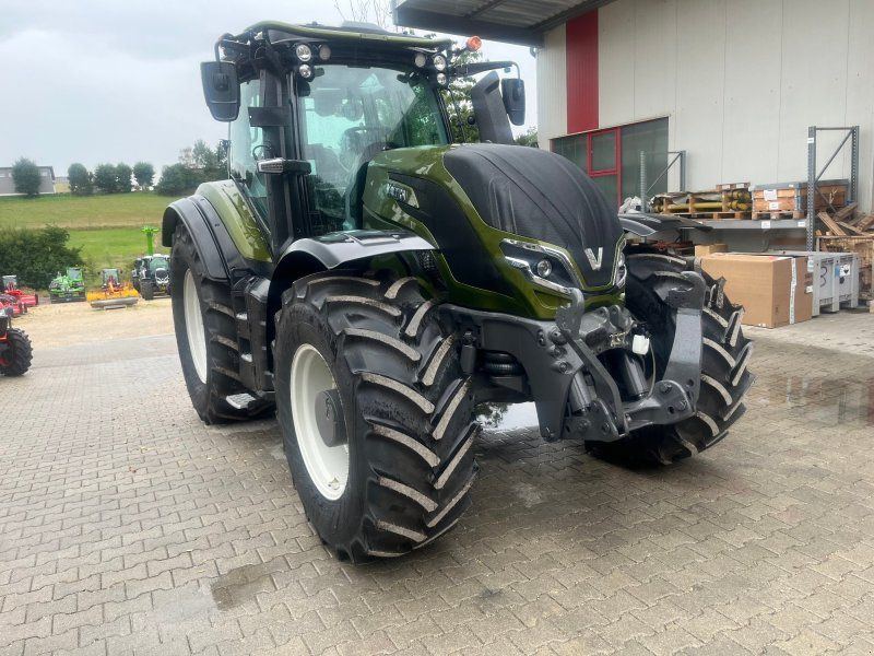 Valtra T215D m. Rüfa und FK