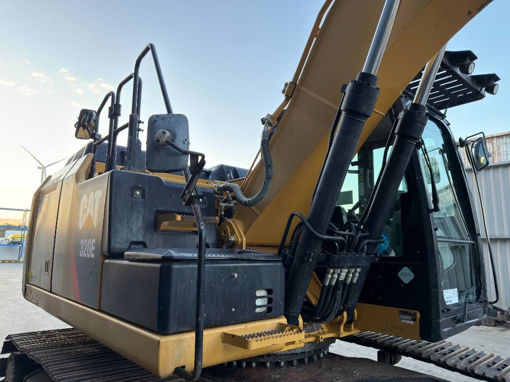 CAT 320E L