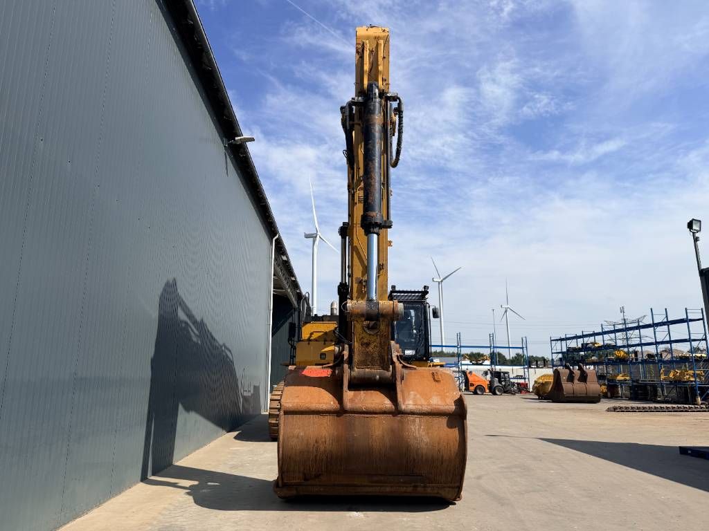 CAT 374D L